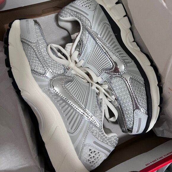 Nike Vomero 5 Limited Edition - Picture 7 of 10